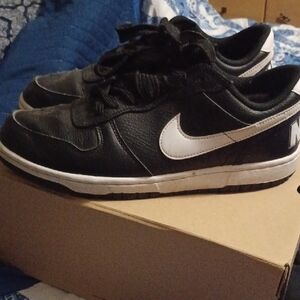 Nike Black and White Low-Top Sneakers with Swoosh